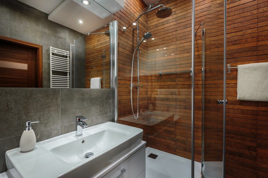 Using Wood in Bathrooms: 101